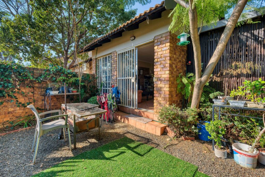 Fachada de promotora inmobiliaria en Madrid